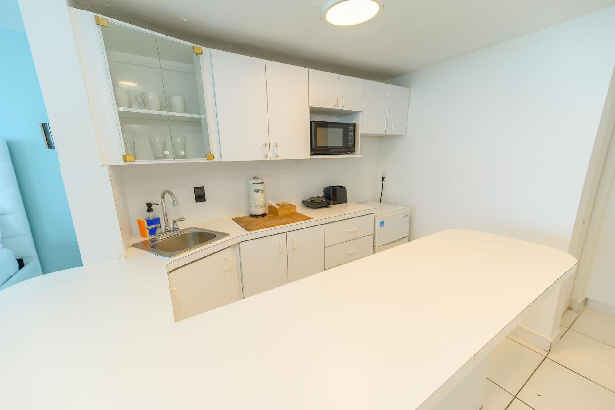 Apartment Seastays ~ Oceanfront Miami Beach
