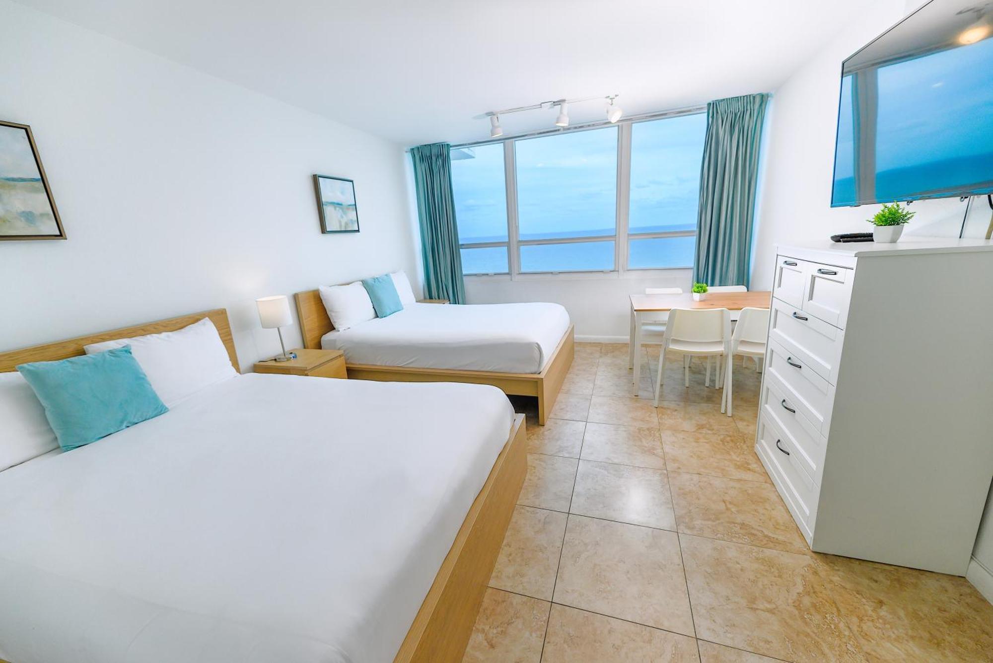 Seastays ~ Oceanfront * Miami Beach