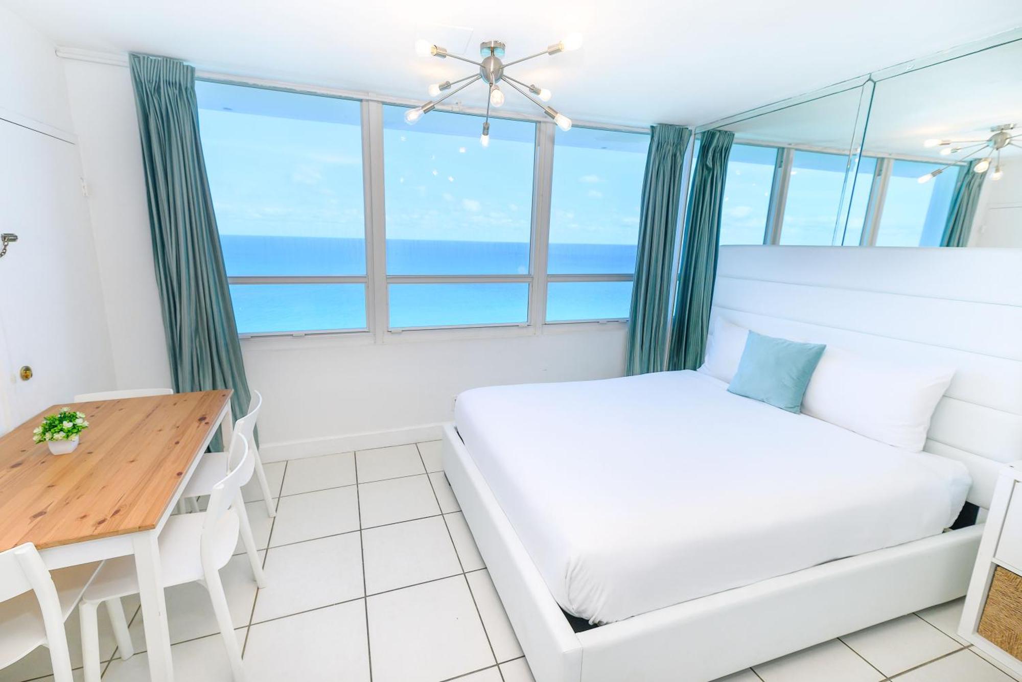 Apartment Seastays ~ Oceanfront Miami Beach