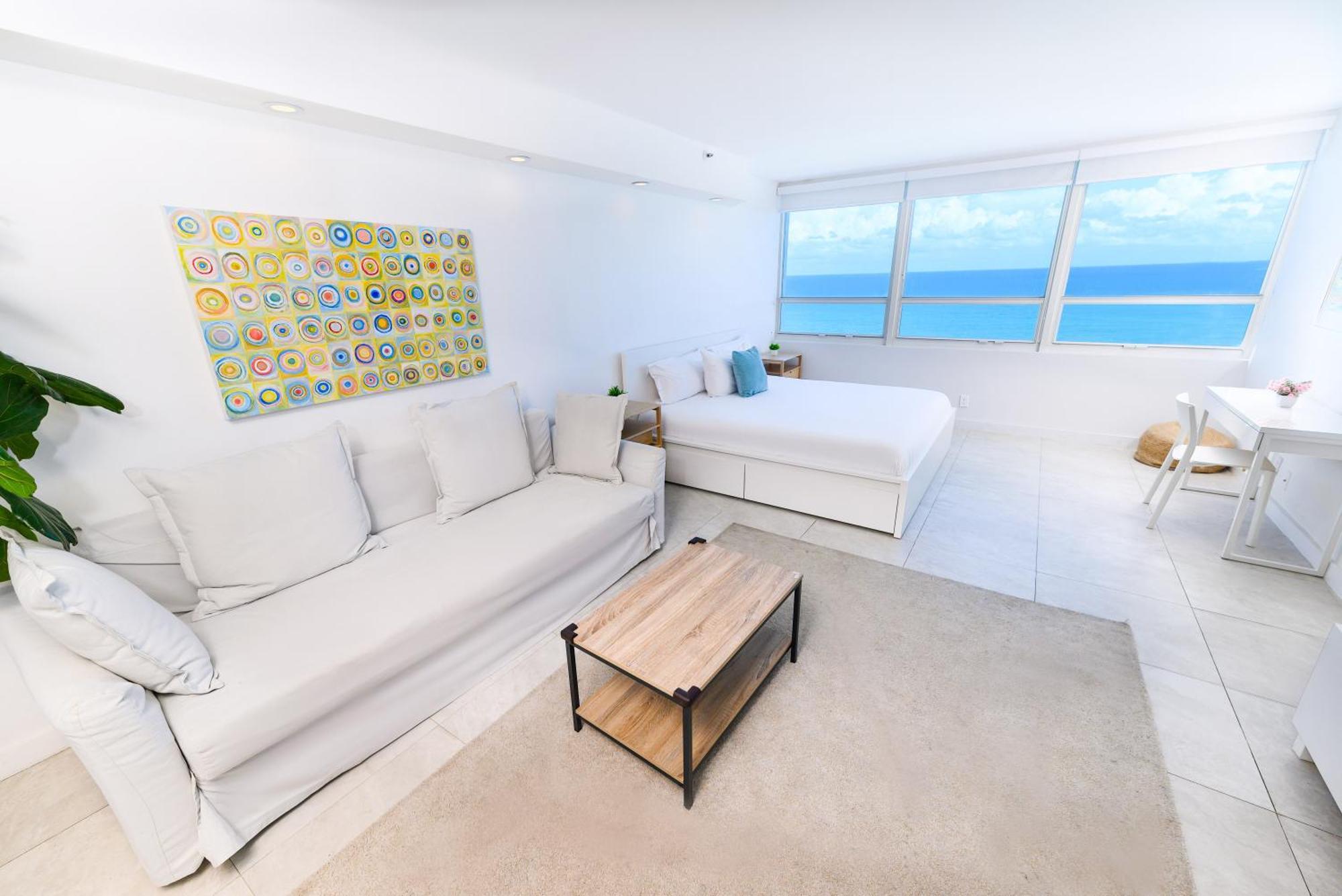 Seastays ~ Oceanfront * Miami Beach